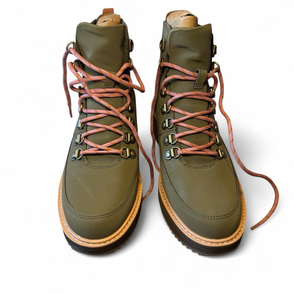 NEW TEVA Women’s Midform Olive Green Hiking Boots size 9, Waterproof
